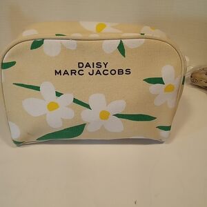 Marc Jacobs Floral Pouch, Daisy, Cosmetics, Travel, Overnight, Pencil Pouch,